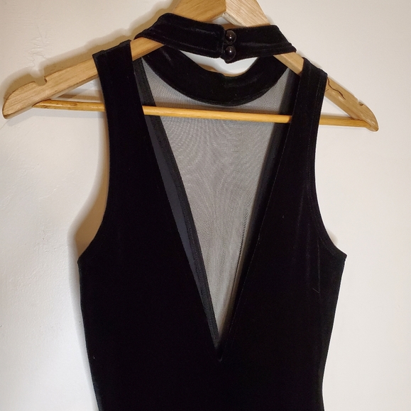 Black Velvet 80s Sleeveless Halter Dress with Low-Cut Mesh Front Chest - Picture 9 of 15